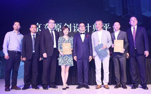 依波表七夕臻礼新品发布会在京举行,品牌代言人陆毅现身助阵 依波表七夕臻礼新品发布会在京举行,品牌代言人陆毅现身助阵