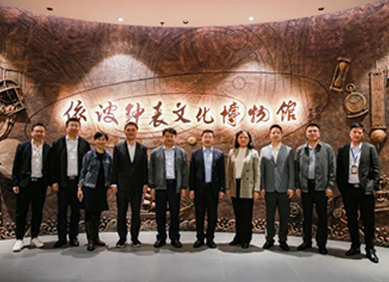 深圳市总工会党组书记李映中一行莅临依波参观指导